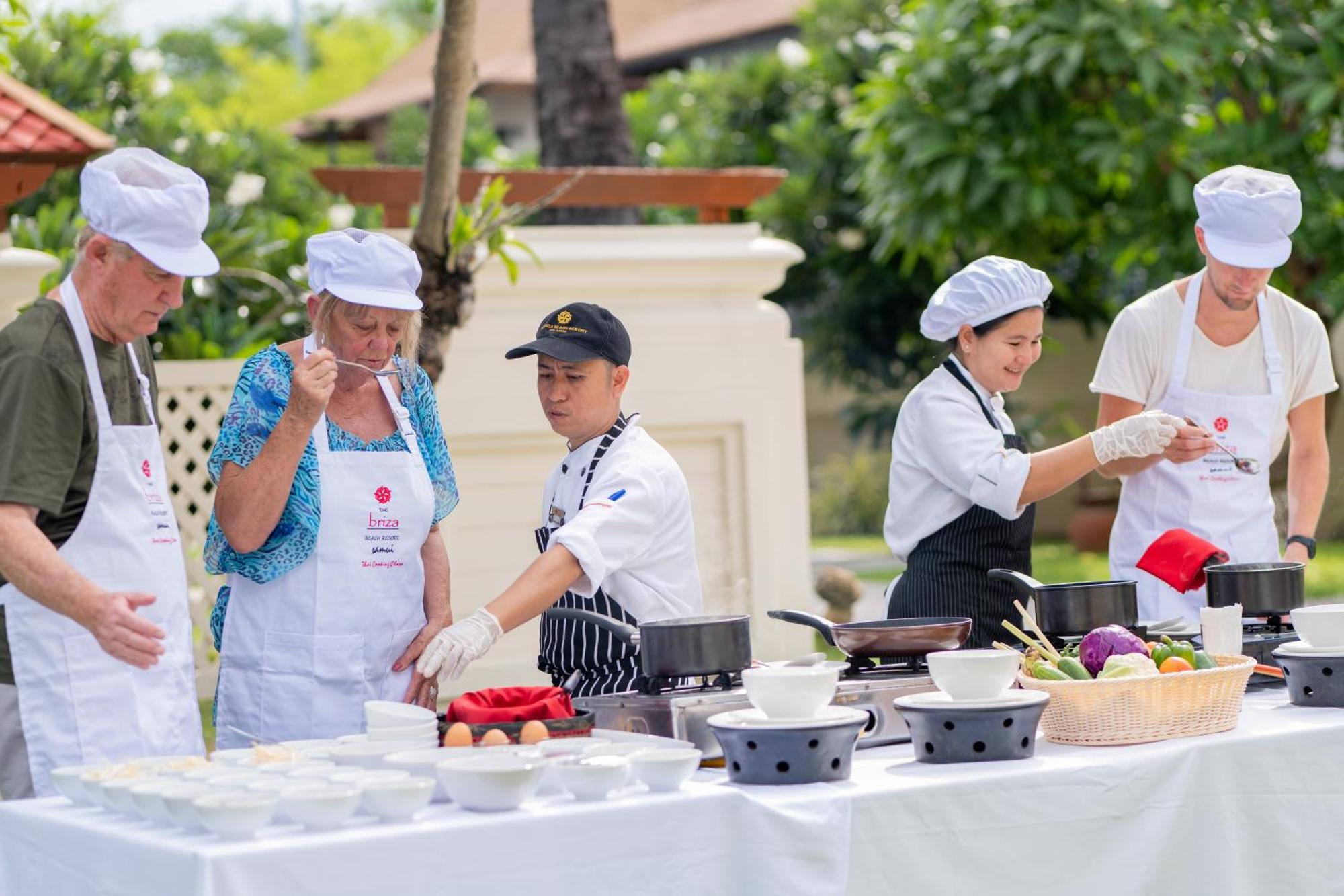 เดอะ บริซา บีช รีสอร์ท  Hotel หาดเฉวง ภายนอก รูปภาพ